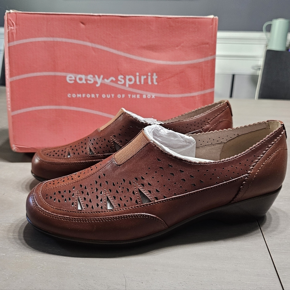 NWT 9W Easy Spirits Brown Duff Clogs